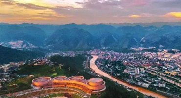 如何分辨醬香白酒的新酒與陳年窖藏酒，賴(lài)家酒來(lái)教你